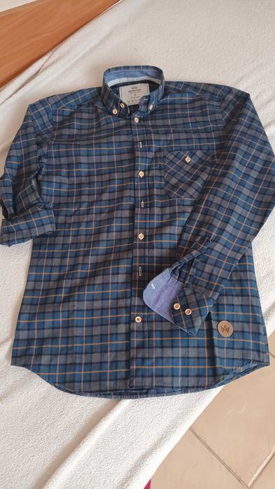 Мъжки ризи размер S. Ризите са запазени, в много добро състояние.
