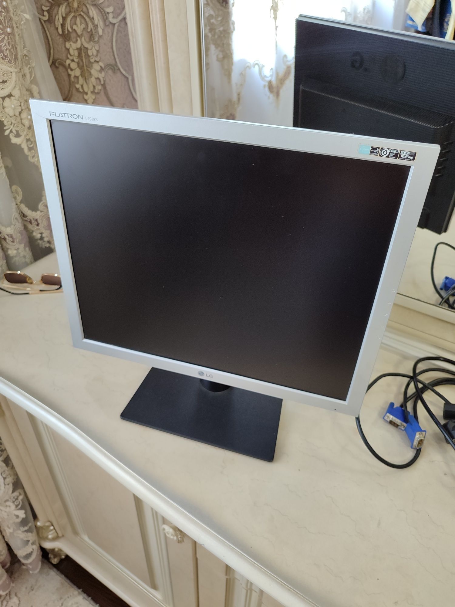 LG monitor flatron L1919s