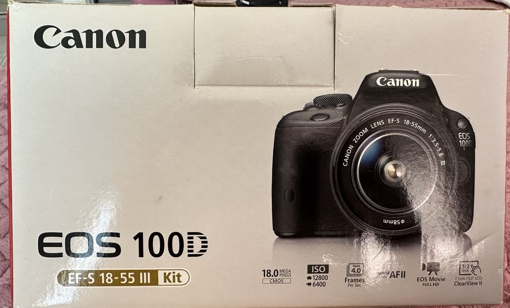 Фотоапарат Canon EOS 100D