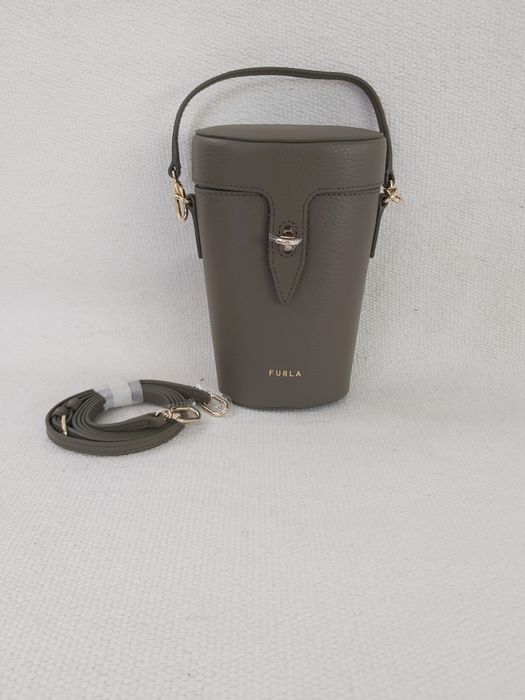 Най-добрите цени за годината!Малка чанта Furla Net