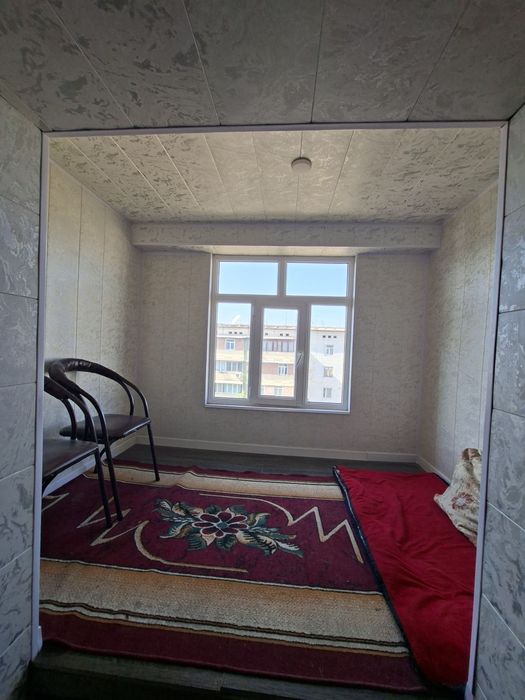 Прадается 3 комнатная квартира 5 этаж балкон есть ремонт зделона евро