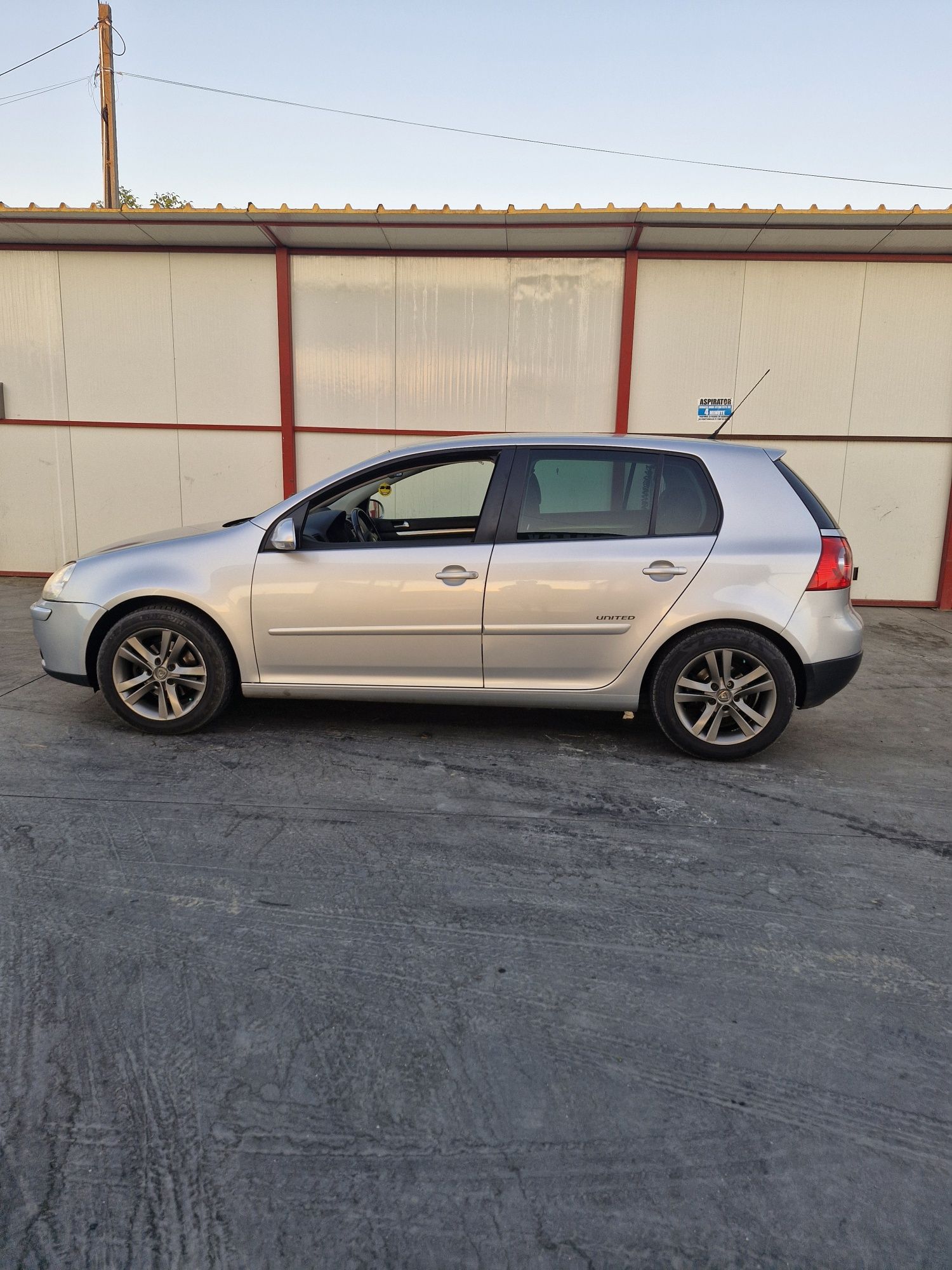 Vând Golf 5, model United