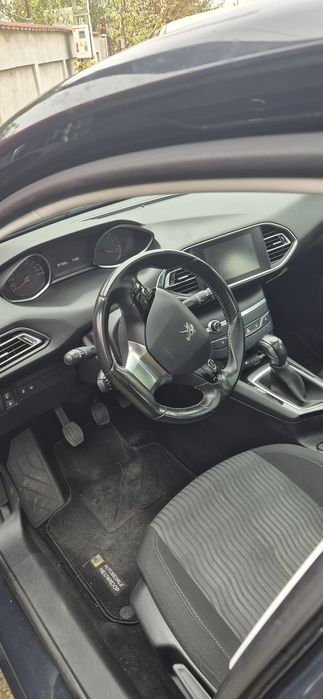 Peugeot 308 1.2 turbo benzina