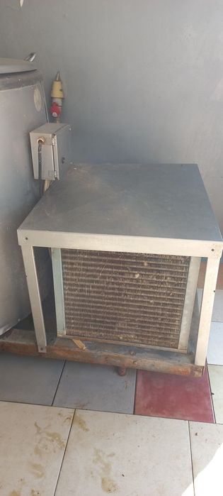 Vând tanc lapte 1250l
