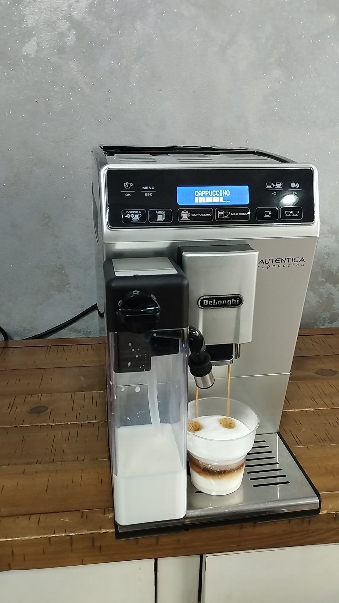 Espressor expresor cafea DeLonghi Autentica Cappuccino