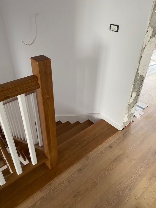 Scări interioare din lemn