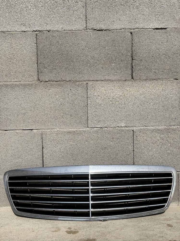 Решетека Mercedes-Benz w211 E-class Avantgarde