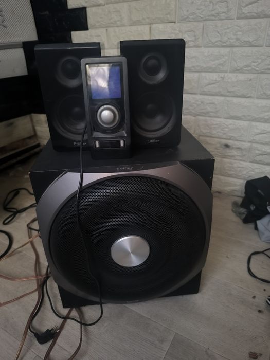 Продам акустическая система Edifier S730