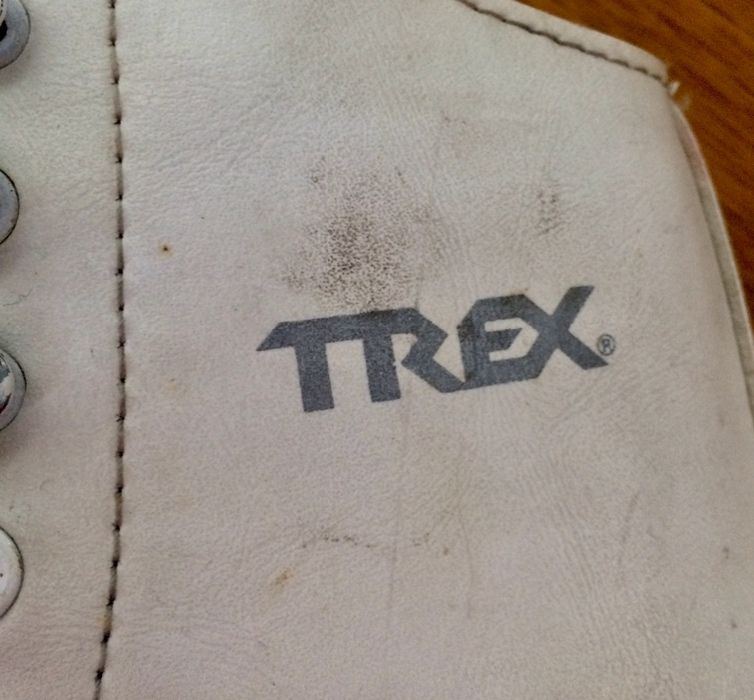 Зимни кънки с обувки от Германия размер 34 белите и 43/44 черните