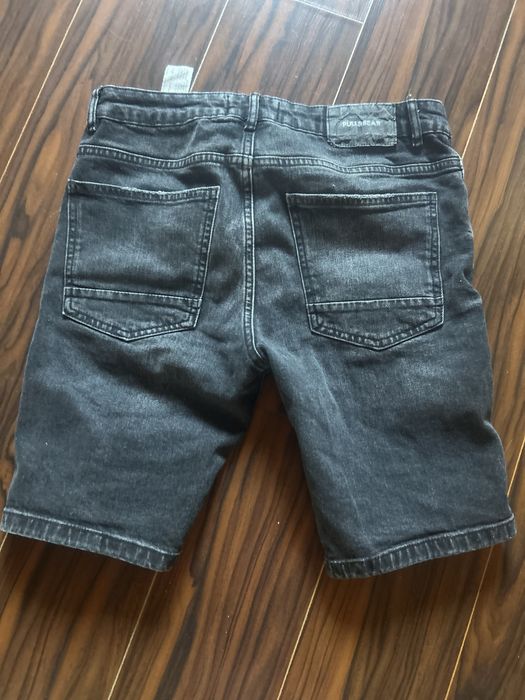 Vand blugi vara Bershka numar 38 impecabili