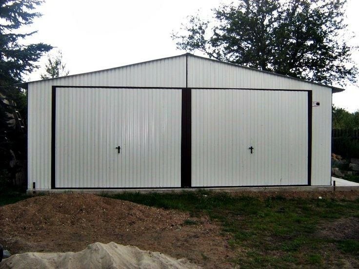 Garaje pe structura metalica si panouri sandwich