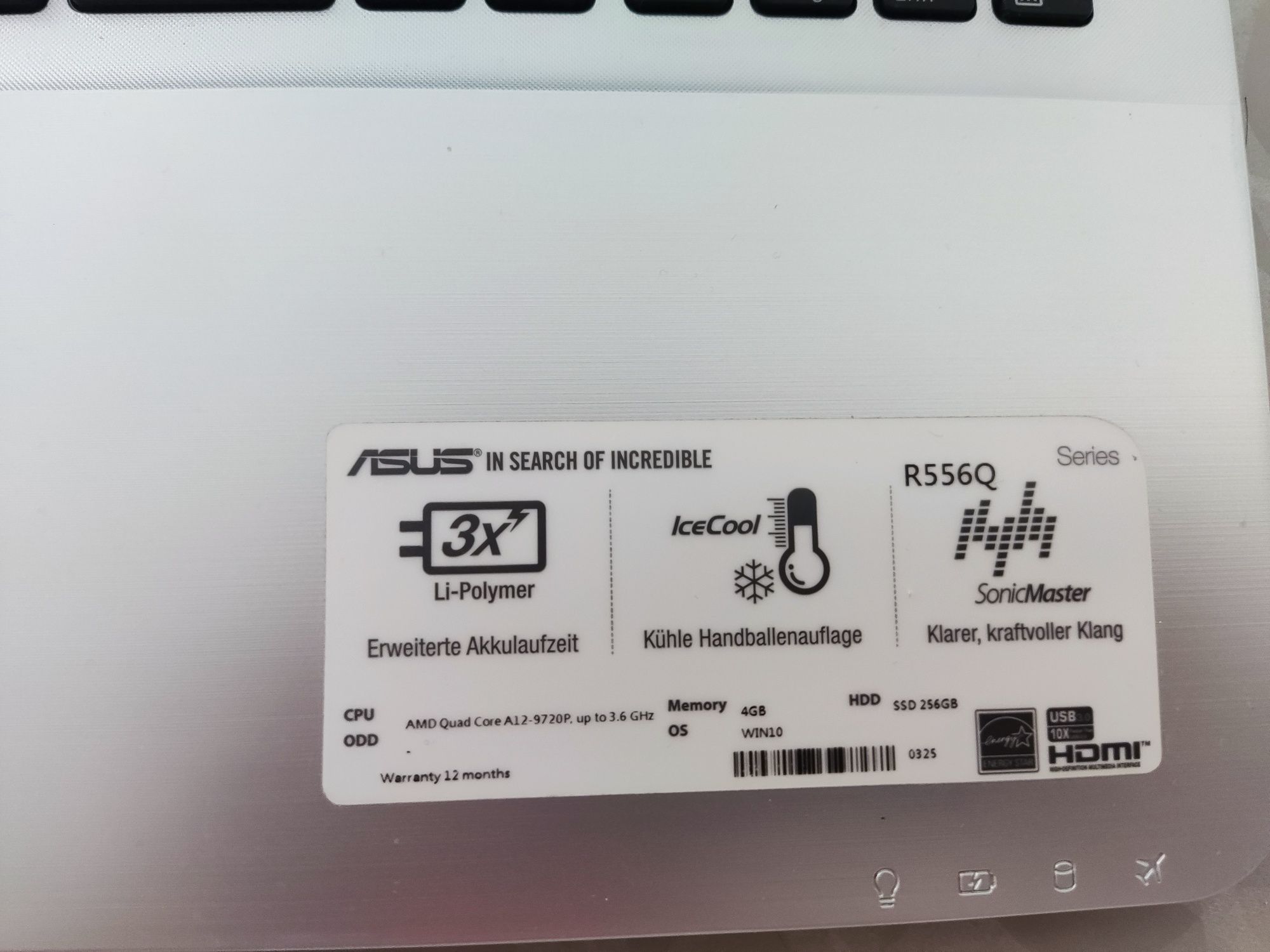 Лаптоп Asus R556Q