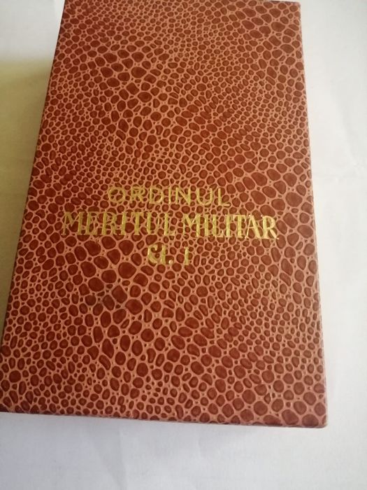 Vând ordine militare comuniste