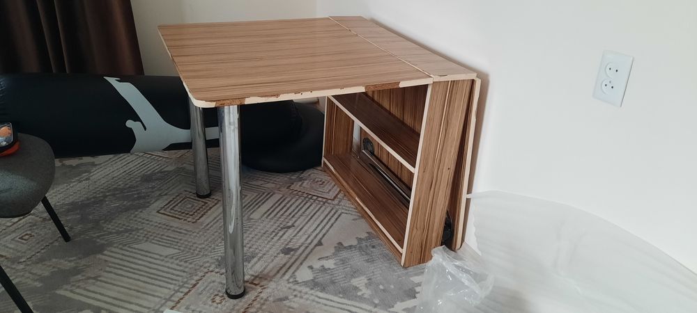 Продам стол книжку