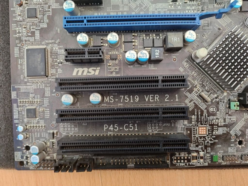 placa de baza MSI 775 P45 DDR3