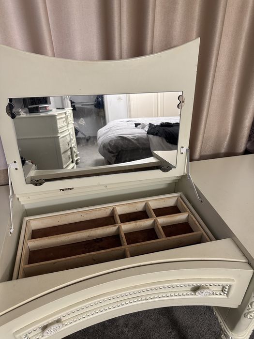 Comoda Make-up, Comoda Make-up