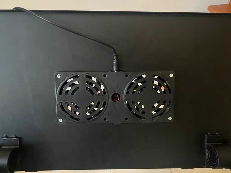 Măsuță laptop, cu ventilatoare si mouse pad