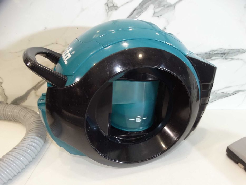 Makita DCL500 - Акумулаторна прахосмукачка