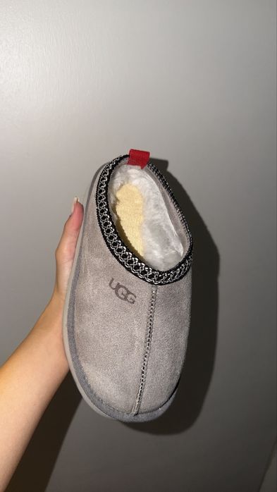 Vând ugg uri gri marimea 37