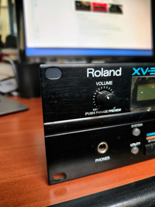 Vând Modul Roland XV-3080 - GM2, 128 Voci, Specificații Complete