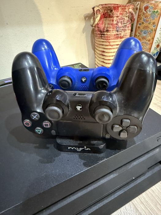 Vand PS4 Pro 1 TB