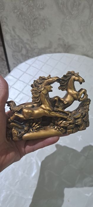 Статуэтка Статуэтка Статуэтка Статуэтка