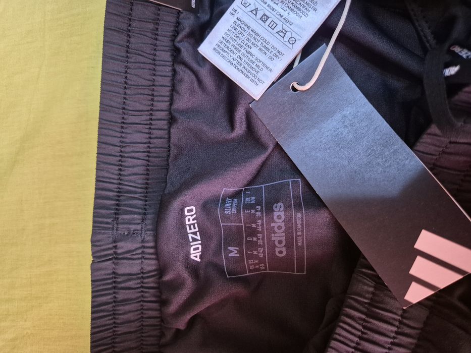 Short Adidas Adizero mărimea M
