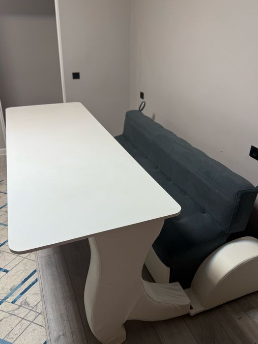 Продаётся диван 3 в 1 ,  1-диван , 2-кровать , 3-стол.