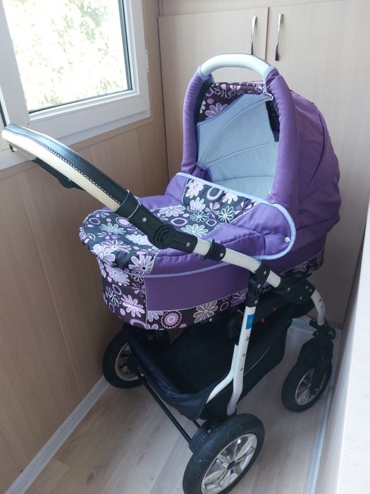 Продам детскую коляску 3 в 1