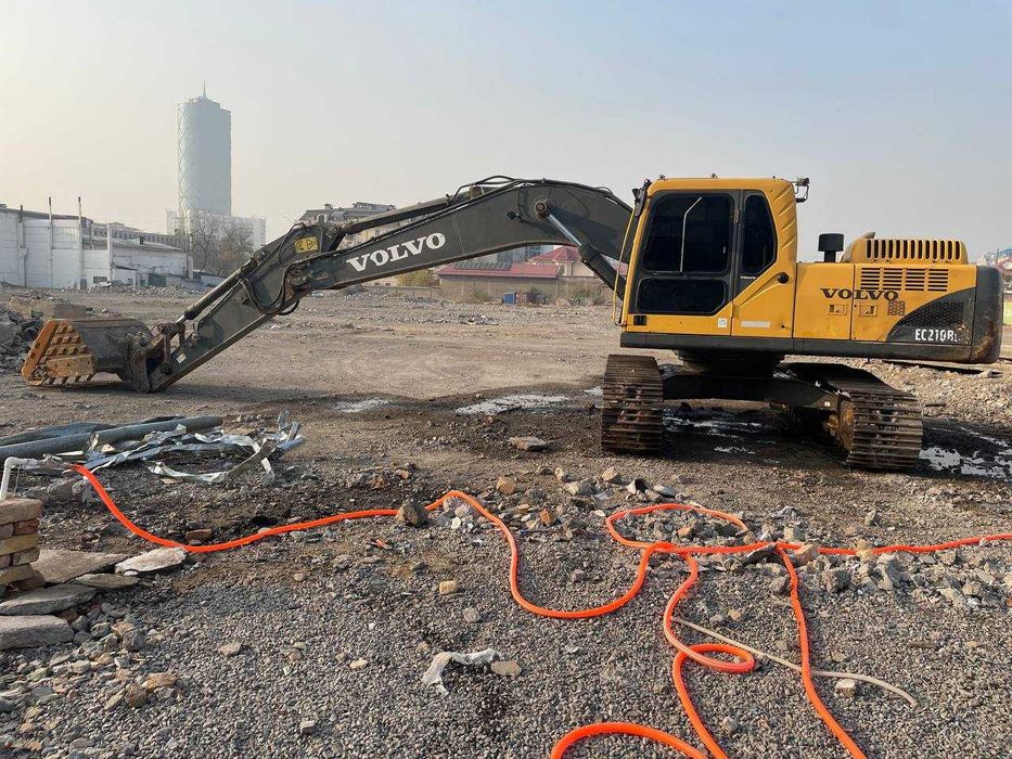 Продаётся гусеничный экскаватор марки "VOLVO"