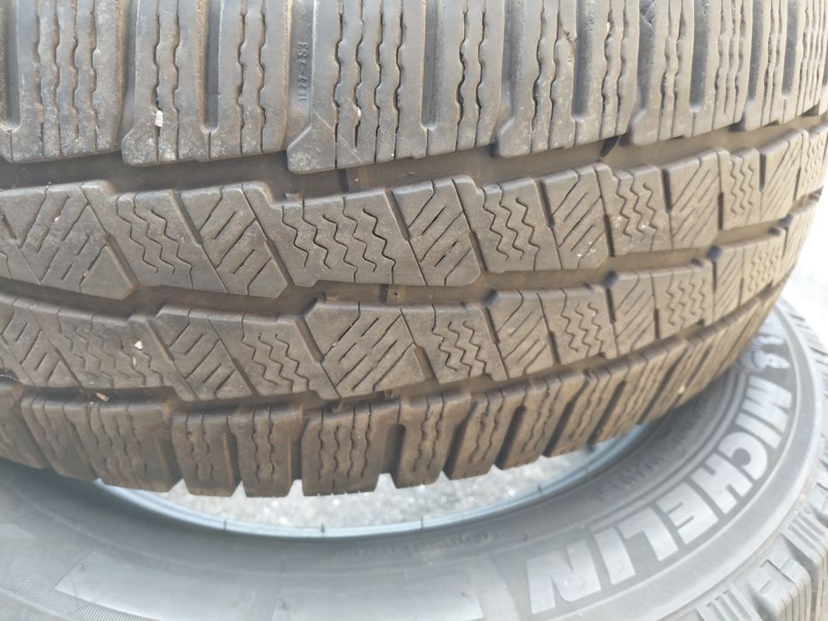 225/60/17С Michelin 2бр.гуми