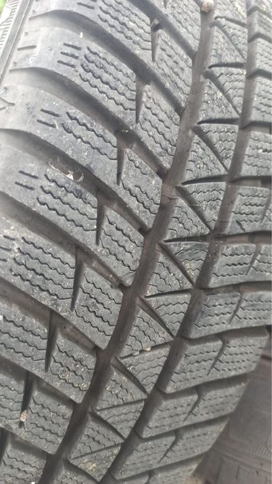 Set 4 anvelope iarnă 195/65/R15 Sumitomo cu jante