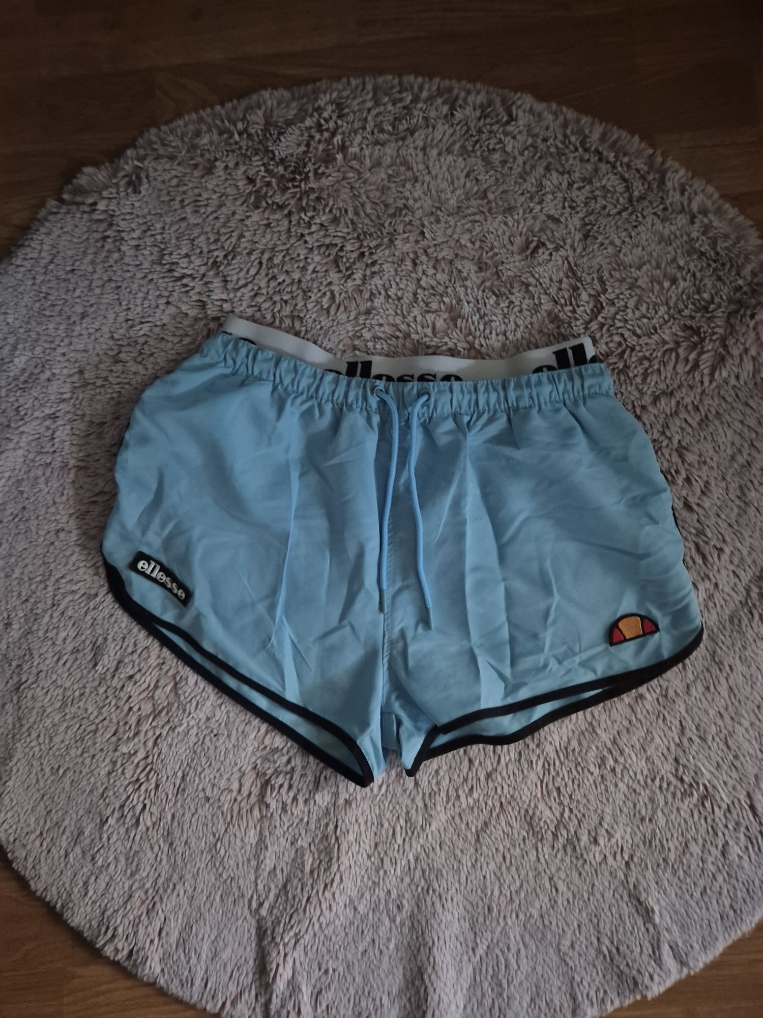 Pantaloni de plajă