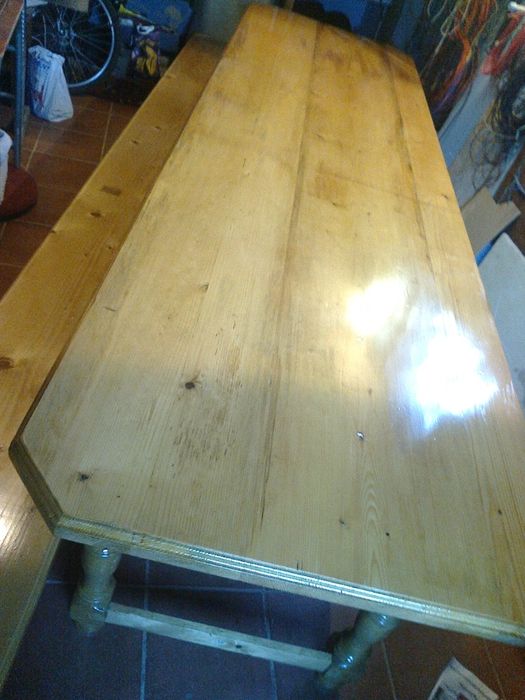 Masa din lemn masiv-3,20 m și bancă din lemn-4m. Noi, nefolosite