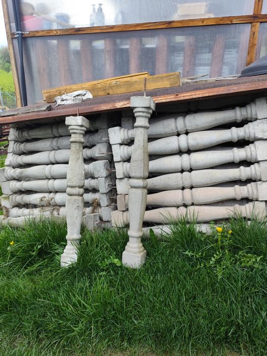 Stâlpi din beton pentru scări, balcoane, garduri