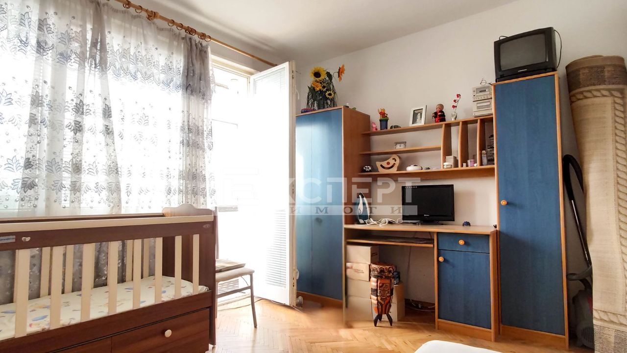 Продава се Тристаен апартамент в Пловдив, Кючук Париж - 82 кв.м за 1891 €/кв.м - Снимка #7