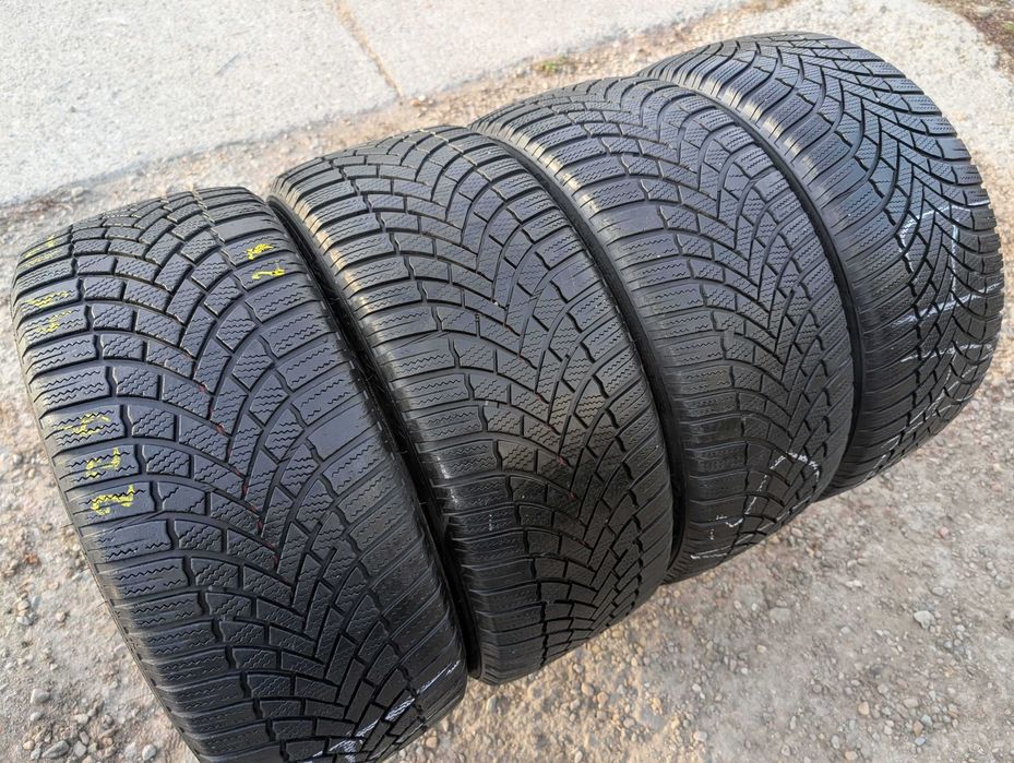 SET 4 Anvelope Iarna 225/45 R17 BRIDGESTONE Blizzak LM005 Runflat