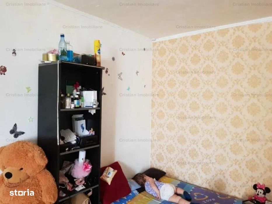 Scolilor-Obor Ap 1 cam etaj 3 Decomandat  Mobilat partial