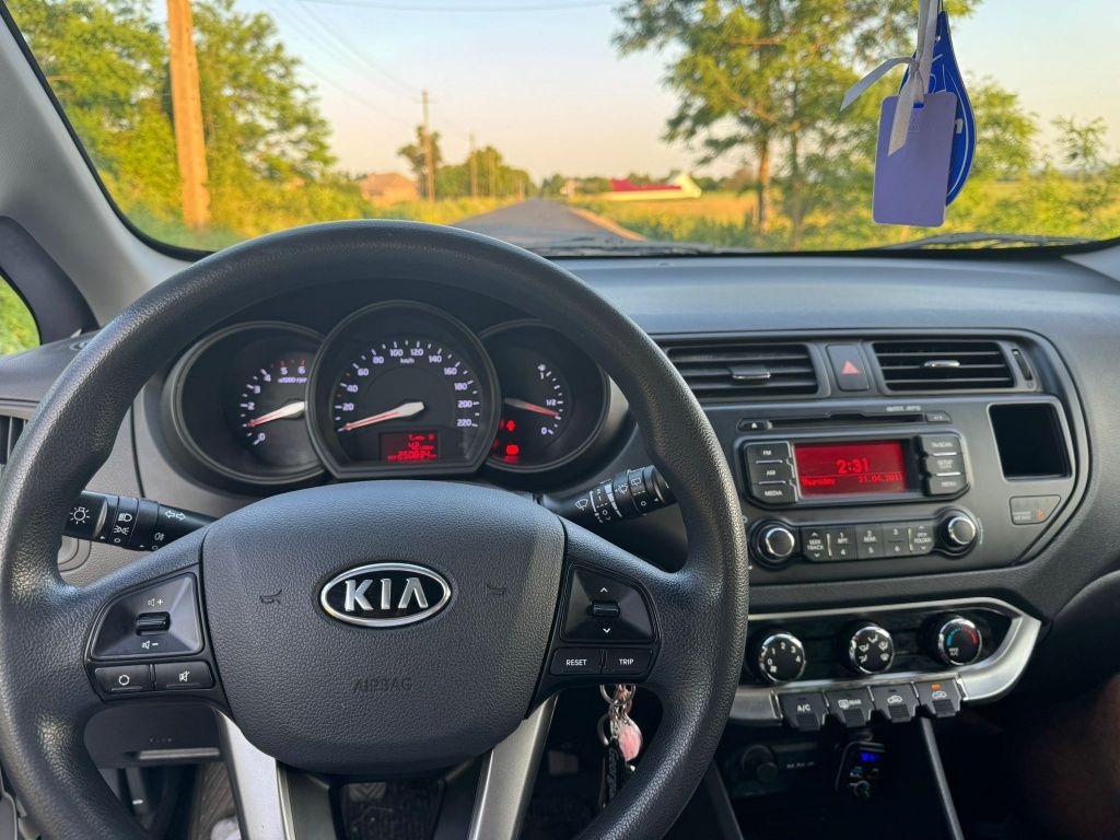 Vând KIA Rio 2012 euro 5 recent înmatriculată