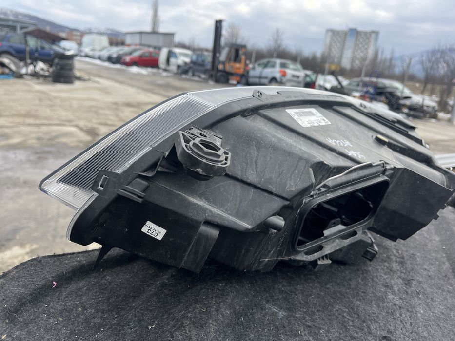 2 броя десен фар Seat Ateca
