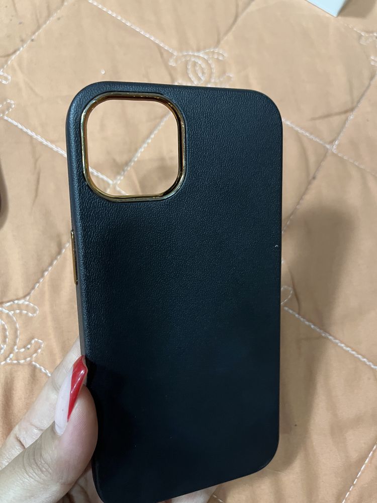 Продам чехлы айфон 13