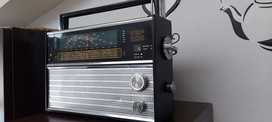 Radio portabil VEF 206