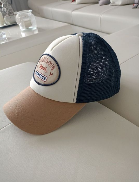 Vând Șapcă sport, mărime reglabila,noua , calitate.