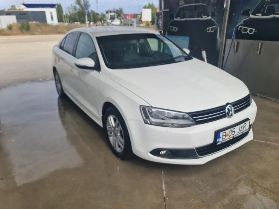 Vand/Schimb cu autoplatforma 3,5T 
VW Jetta 2012