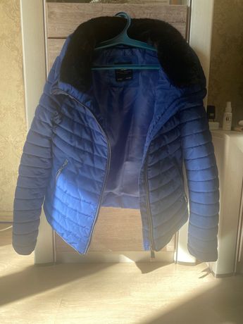 Куртка в синем цвете размер S