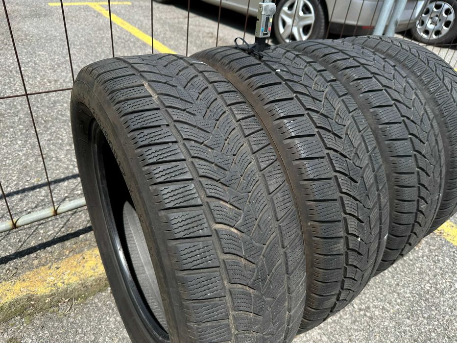 зимни гуми DUNLOP  215/60/17 с ДОТ 32/2018г.