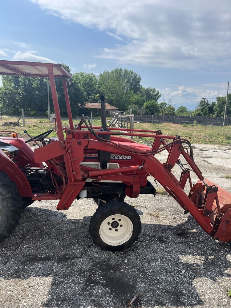 Трактор Yanmar 2220D с челен товарач