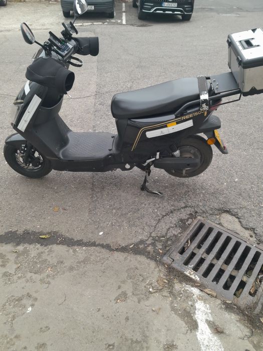 Vând scuter electric