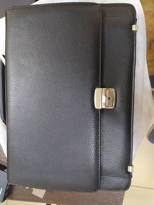 Продам Портфель .