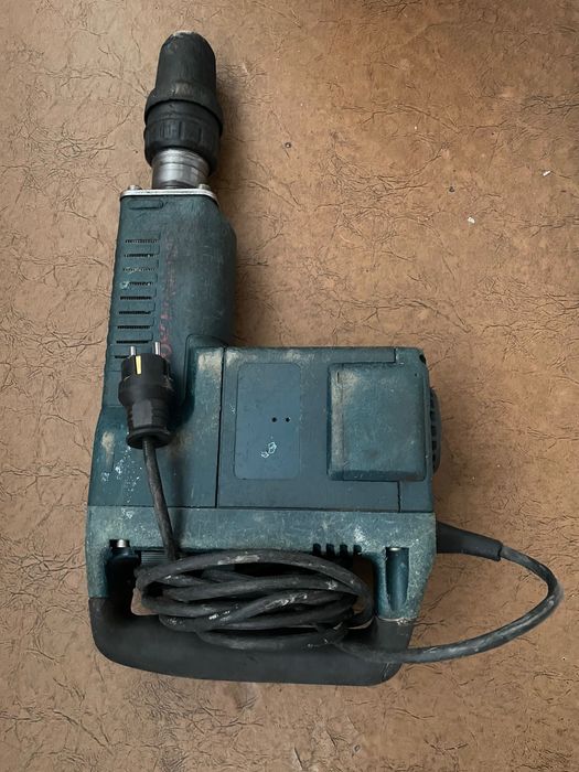 Ciocan demolator BOSCH GSH11E